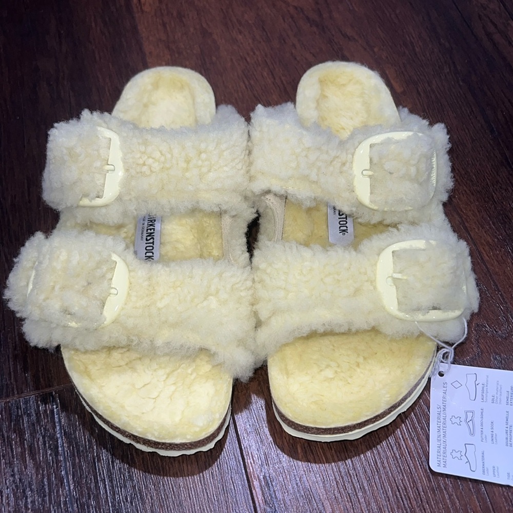 NWT Birkenstock Arizona Big Buckle Teddy Rivet Shearling Yellow